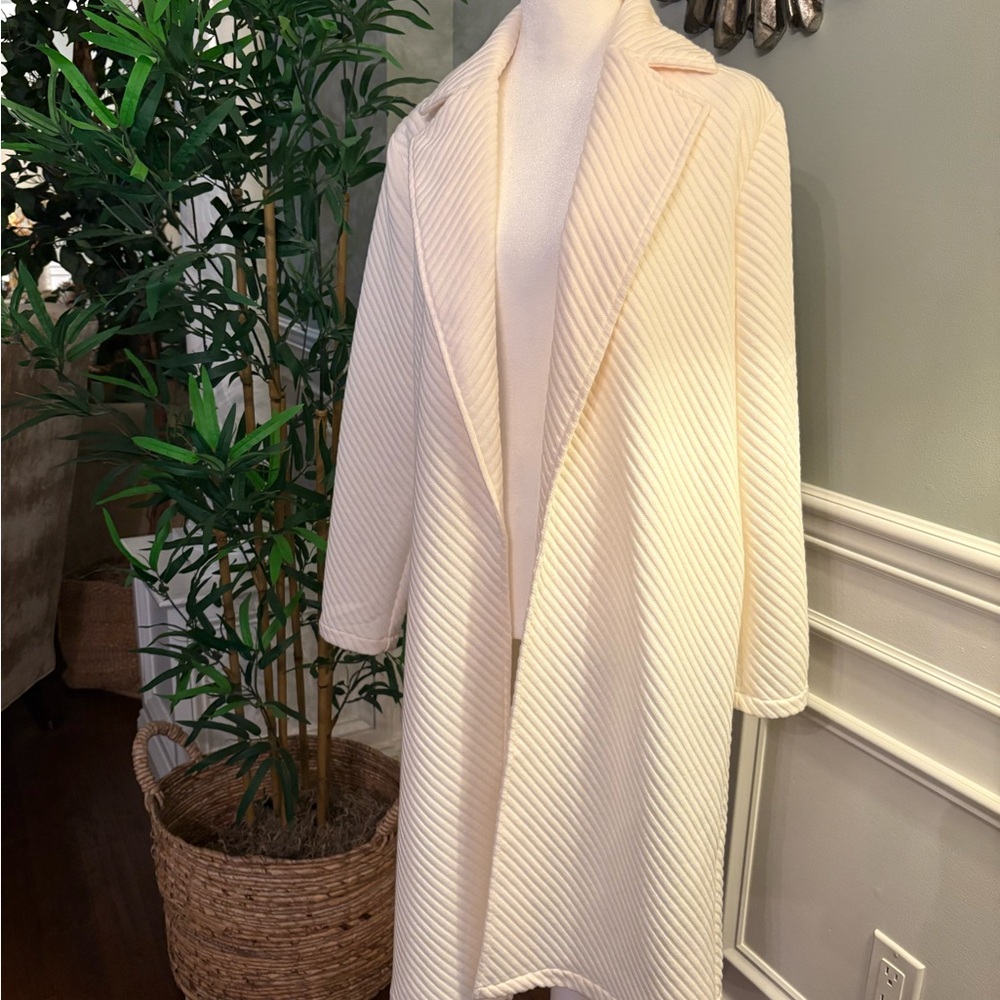 Steve Madden Elegant Cream Ribbed Coat